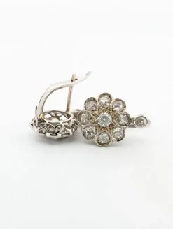 Boucles d'oreilles en platine et diamants