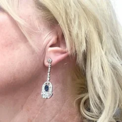 Boucles d'oreilles en platine de style art déco avec diamants et saphir