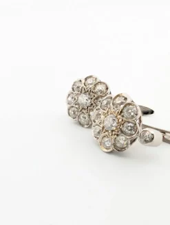 Boucles d'oreilles en platine et diamants