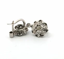 Boucles d'oreilles en platine avec diamants