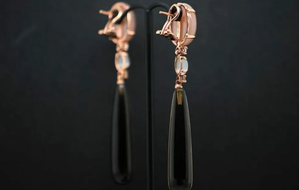 Boucles d'oreilles en Quartz Fumé, Agate Noire Ornées de Diamants de 0,32 Carat
