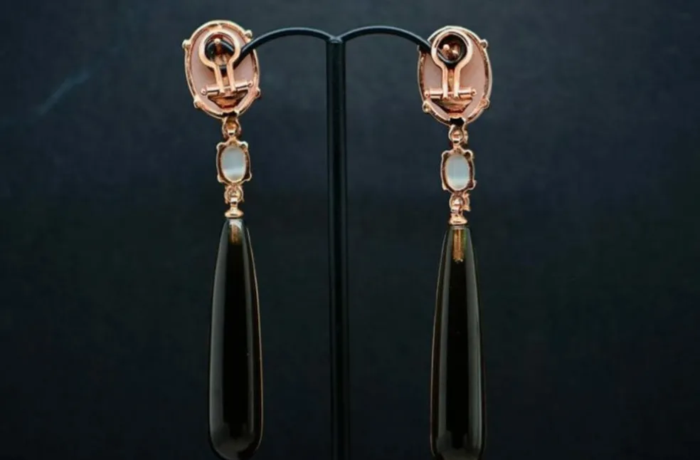 Boucles d'oreilles en Quartz Fumé, Agate Noire Ornées de Diamants de 0,32 Carat