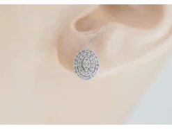 Boucles d'oreilles entourage en or blanc avec diamants