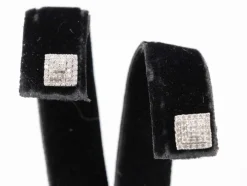 Boucles d'oreilles entourage en or blanc avec diamants