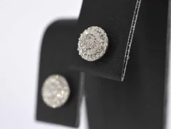 Boucles d'oreilles entourage en or blanc avec diamants