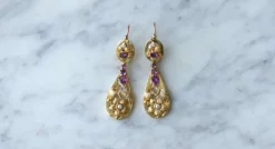 Boucles d'oreilles gouttes or jaune grenats