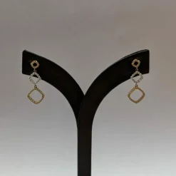 Boucles d’oreilles longues or jaune diamants