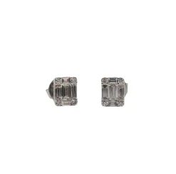 Boucles d’oreilles or blanc serties de diamants baguettes