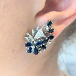 Boucles d'oreilles or blanc, diamants et saphirs