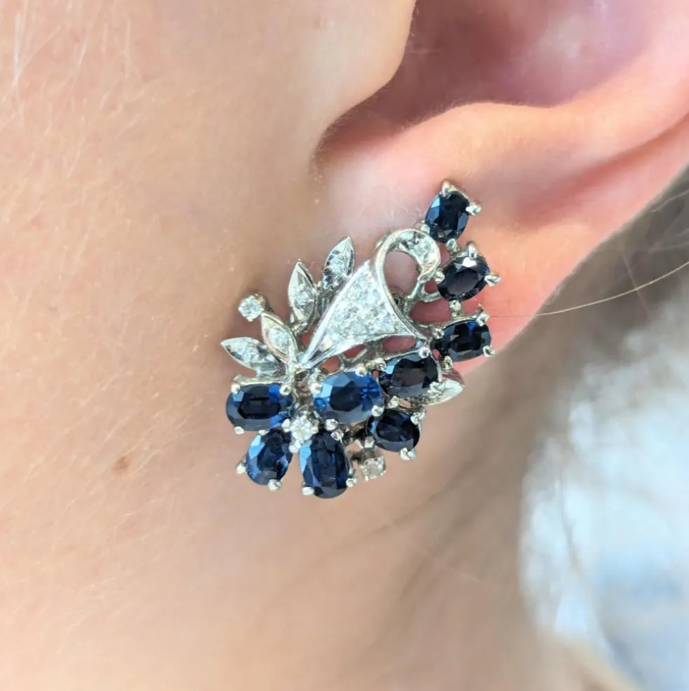 Boucles d'oreilles or blanc, diamants et saphirs