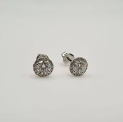 Boucles d'oreilles or blanc serties de diamants GIA