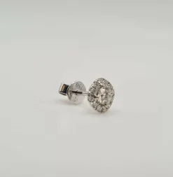 Boucles d'oreilles or blanc serties de diamants