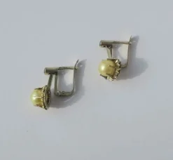 Boucles d’oreilles or blanc perles de culture Akoya dorées
