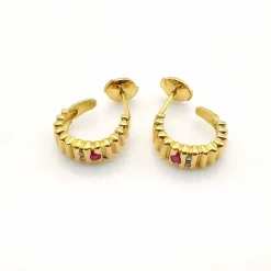 Boucles d'oreilles or jaune, diamants, rubis