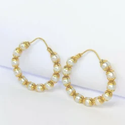 Boucles d'oreilles or jaune et perles