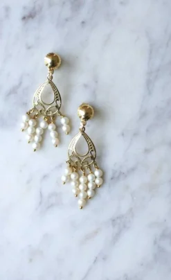 Boucles d'oreilles or jaune et franges de perles