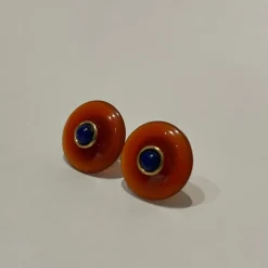 Boucles d'oreilles or jaune et résine orange et bleue
