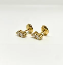 Boucles d’oreilles or jaune et diamants