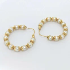 Boucles d'oreilles or jaune et perles