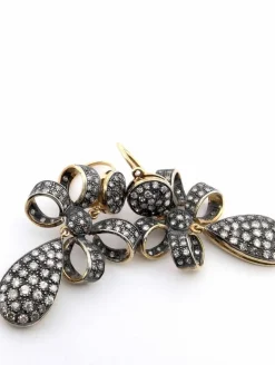 Boucles d'oreilles or jaune et argent avec diamants
