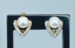 Boucles d’oreilles or jaune, perles de culture, diamants