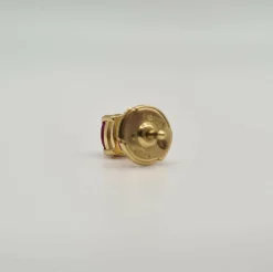 Boucles d’oreilles or jaune 18 carats serties de rubis ovale