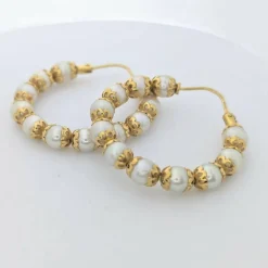 Boucles d'oreilles or jaune et perles