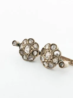 Boucles d'oreilles or jaune, diamants taiile rose couronnés