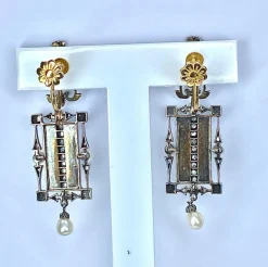 Boucles d’oreilles or jaune et argent, turquoises, diamants, perles fines, vers 1880