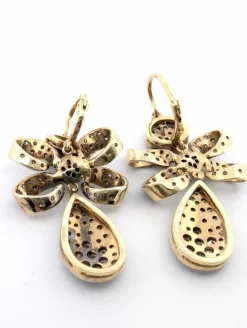 Boucles d'oreilles or jaune et argent avec diamants