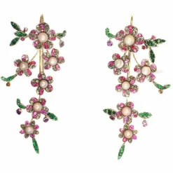 Boucles d'oreilles pendantes, diamants, perles, rubis