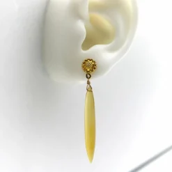 Boucles d'oreilles pendantes torpilles en calcédoine de style néo-étrusque en or 18 carats