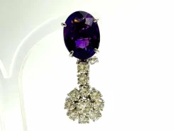 Boucles d'oreilles pendantes améthystes et diamants taille brillant