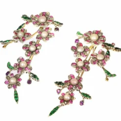 Boucles d'oreilles pendantes, diamants, perles, rubis