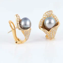 Boucles d'Oreilles Perles de Tahiti, Diamants, Or Jaune