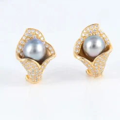 Boucles d'Oreilles Perles de Tahiti, Diamants, Or Jaune