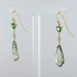 Boucles d'oreilles quartz à rutile grenats tsavorites et diamants