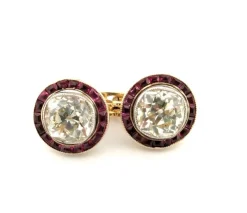 Boucles d'oreilles uniques en or jaune avec diamants et rubis importants