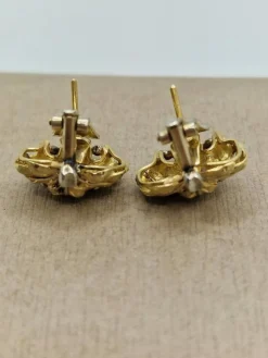 Boucles d'oreilles vintage en or jaune avec motif de feuille des années 1950
