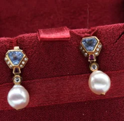 Boucles d'oreilles vintage en perles Akoya et rubis aigue-marine