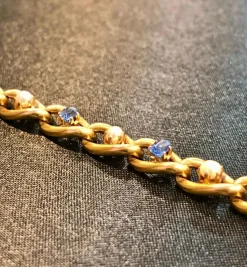 Bracelet ancien circa 1900, perles et saphirs, or jaune