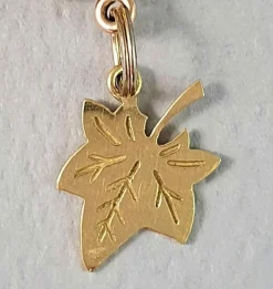 Bracelet ancien or jaune avec breloques