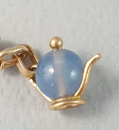 Bracelet ancien or jaune avec breloques