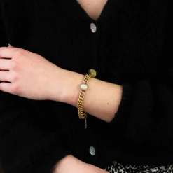 Bracelet ancienne gourmette et son motif opale diamants