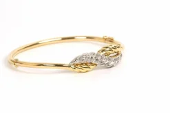Bracelet Années 70 en or jaune et blanc 18 carats serti de diamants
