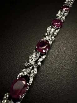 Bracelet avec rubis de 14 ct et diamants de 3 ct.