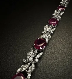 Bracelet avec rubis de 14 ct et diamants de 3 ct.