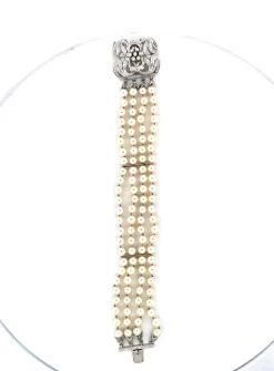 Bracelet de perles avec fermoir en or blanc massif et diamants