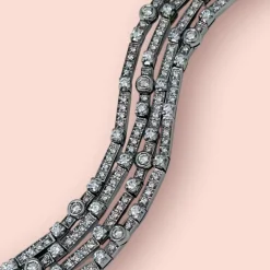 Bracelet de type Rivière à 4 fils en or blanc et brillants
