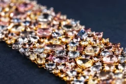 Bracelet dentelle serti de saphirs